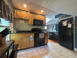 151 Old County Rd, Unit 2 in Smithfield, RI - Building Photo - Building Photo