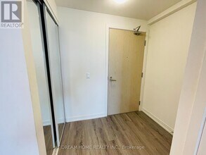 138-6138 Downes St in Toronto, ON - Building Photo - Building Photo