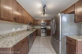 1285 16th St in Detroit, MI - Building Photo - Building Photo