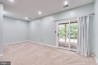 25332 McIntyre Square in Chantilly, VA - Building Photo - Building Photo