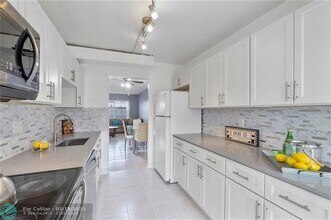 7500 NW 5th Ct in Margate, FL - Foto de edificio - Building Photo