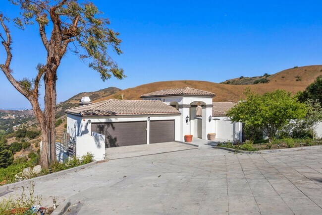 property at 40 Saddlebow Rd
