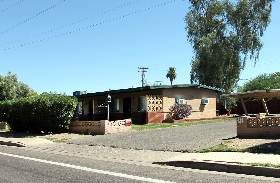 Karlin Place in Phoenix, AZ - Building Photo