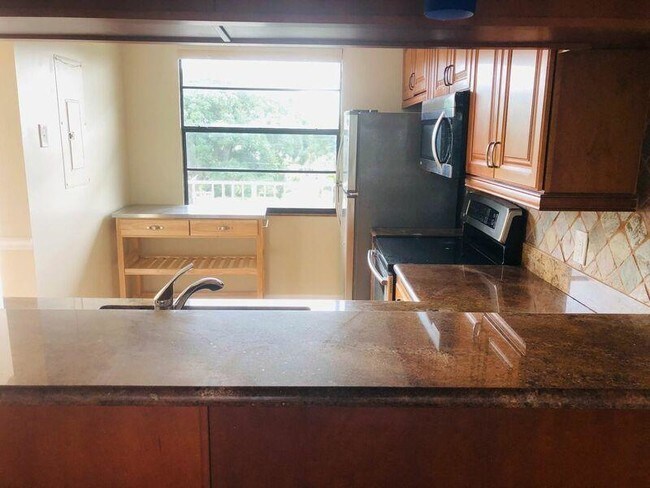 6025 Balboa Cir-Unit -402 in Boca Raton, FL - Building Photo - Building Photo