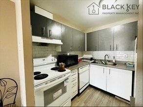 626 First St in London, ON - Building Photo - Building Photo