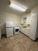 2817 Xerxes Ave S in Minneapolis, MN - Building Photo - Interior Photo