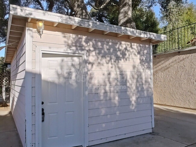 property at 916 San Andres St