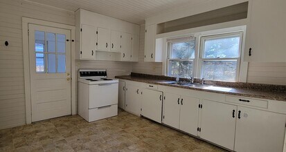 207 Bell St in Cherryville, NC - Building Photo - Building Photo