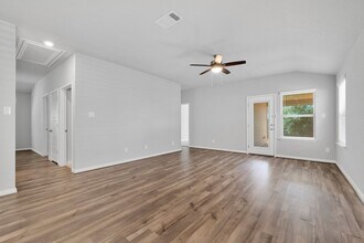 13166 Maridell Park in San Antonio, TX - Building Photo - Building Photo