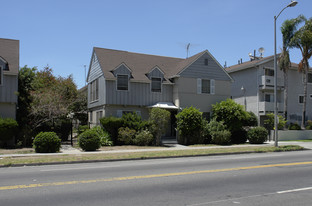 135 N Normandie Ave in Los Angeles, CA - Building Photo