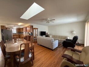 14 Daniel Dr in East Windsor, CT - Building Photo - Building Photo