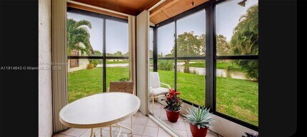 469 Long Bow Ct in Royal Palm Beach, FL - Foto de edificio - Building Photo