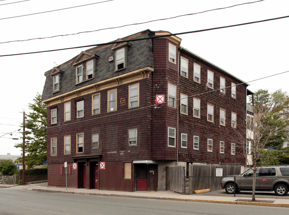 205 Washington St in Somerville, MA - Building Photo