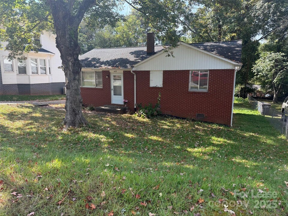 403 Brevard St in Statesville, NC - Building Photo