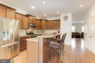 13318 Latrobe Ln in Clarksburg, MD - Building Photo - Building Photo