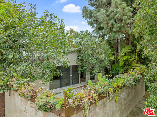 property at 625 Santa Clara Ave