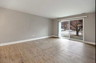 1002 Castilian Ct in Glenview, IL - Building Photo - Building Photo
