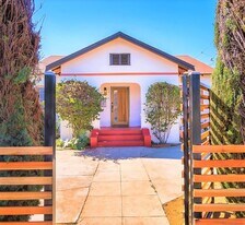 2418 Fairmount St, Unit 2418 in Los Angeles, CA - Building Photo