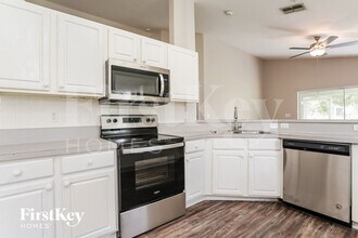 1528 Graduate Ct in Lehigh Acres, FL - Foto de edificio - Building Photo