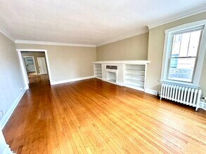 425 N Maple Ave, Unit 2 in Oak Park, IL - Building Photo - Building Photo