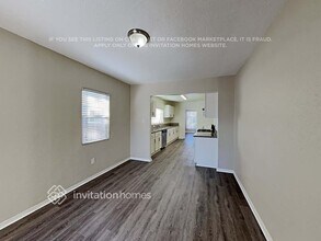 122 E 83rd St in Los Angeles, CA - Building Photo - Building Photo