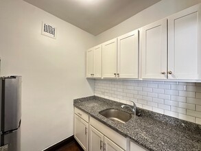 1367 E 53rd St in Chicago, IL - Building Photo - Building Photo