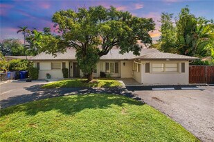 5720 NE 27th Ave in Fort Lauderdale, FL - Building Photo