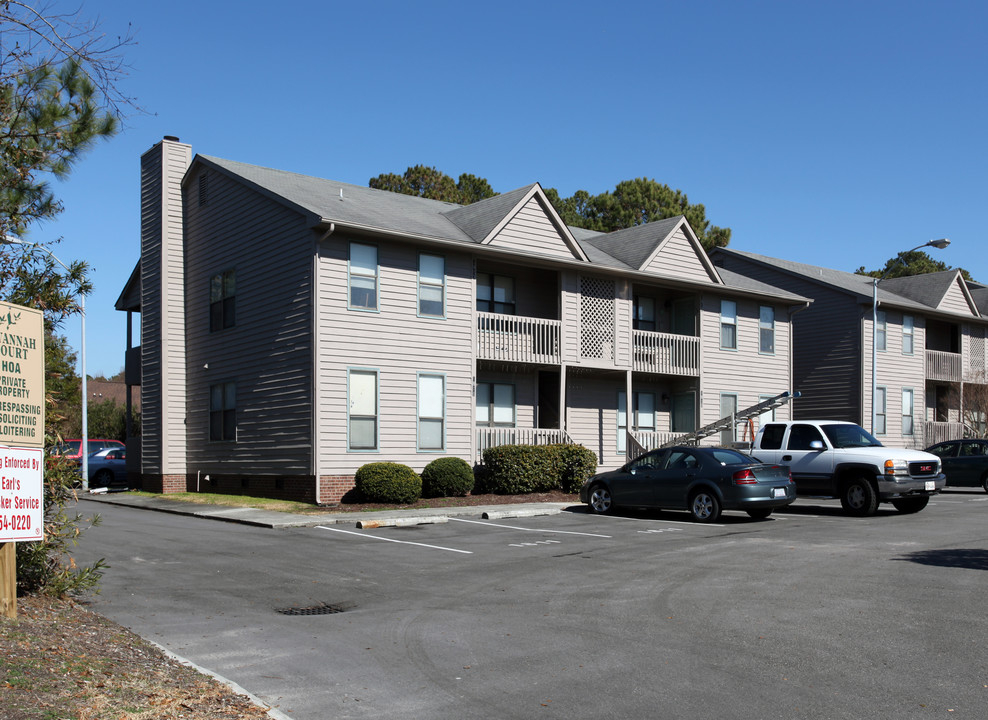 Savannah Court in Wilmington, NC - Building Photo