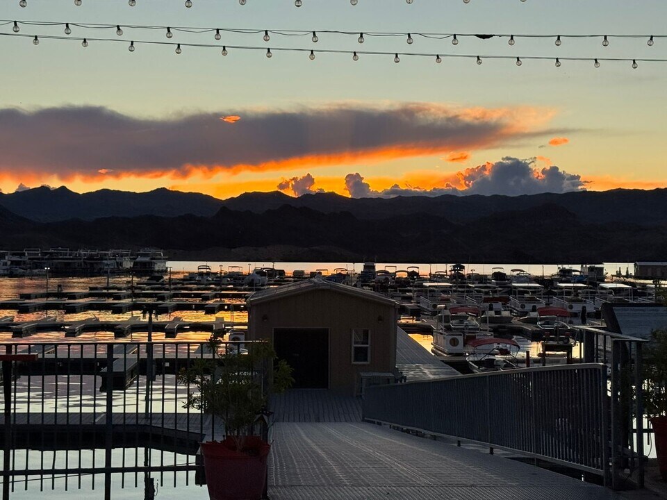 1675 AZ-95 in Bullhead City, AZ - Building Photo