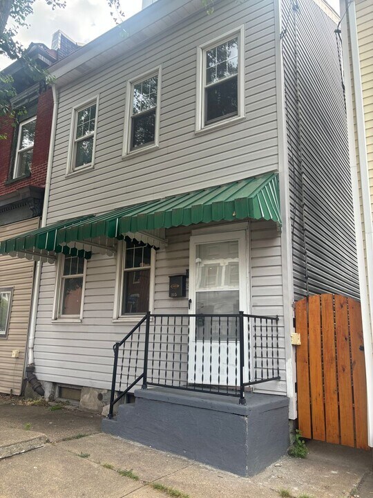115 S 25th St in Pittsburgh, PA - Building Photo