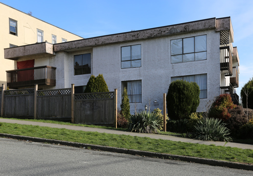 1222 5th Ave in New Westminster, BC - Building Photo