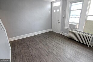 107 W 3rd St in Bridgeport, PA - Building Photo