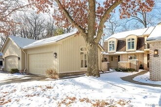 1360 Bramblebush Run in Bloomfield Township, MI - Building Photo - Building Photo