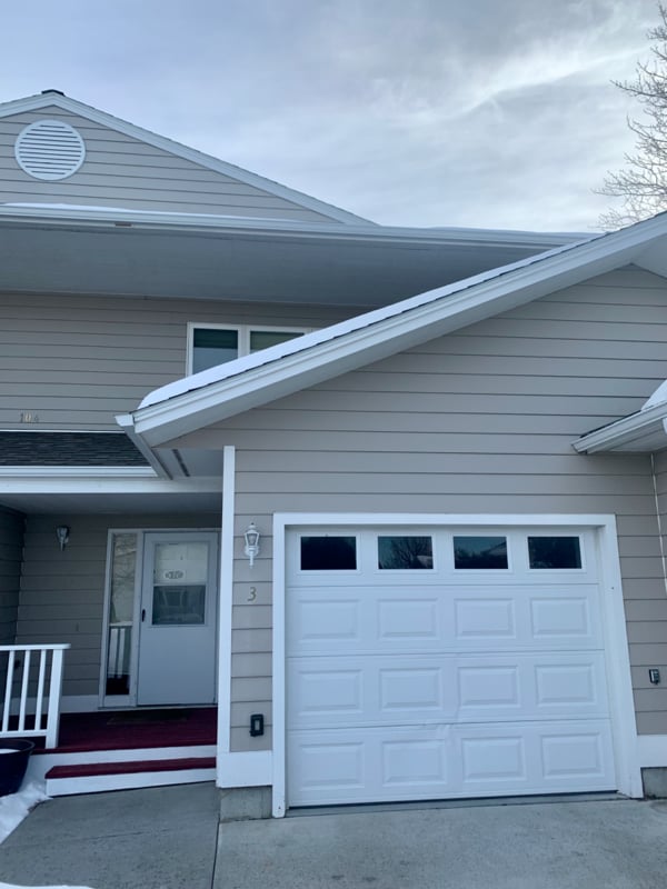 property at 104 S Yellowstone Ave