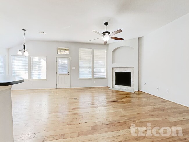 2205 Highland Hills Dr in Conroe, TX - Building Photo - Building Photo