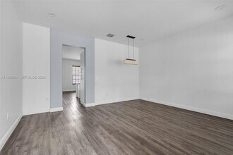 624 SW 147th Ave in Pembroke Pines, FL - Building Photo - Building Photo