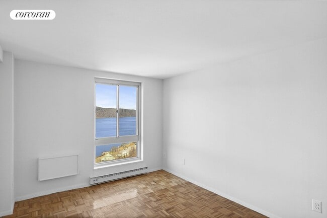 1 Glenwood Ave in Yonkers, NY - Foto de edificio - Building Photo