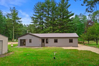 1688 S Aurora Ln in Nekoosa, WI - Building Photo - Building Photo