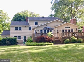 328 Dodds Ln in Princeton, NJ - Building Photo - Building Photo