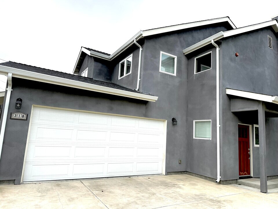 318 Carey Ave in Freedom, CA - Building Photo