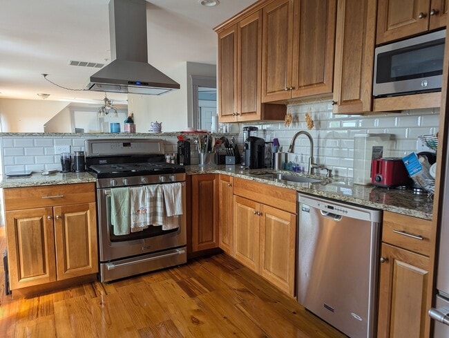 7 Weymouth Ave, Unit 3 in Boston, MA - Foto de edificio - Building Photo