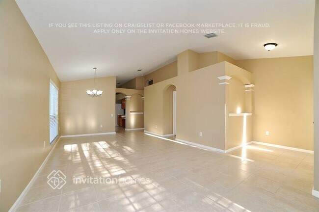 25401 Lexington Oaks Blvd in Zephyrhills, FL - Building Photo - Building Photo
