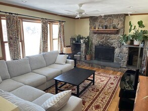 1400 Hinesburg Rd in South Burlington, VT - Building Photo - Building Photo