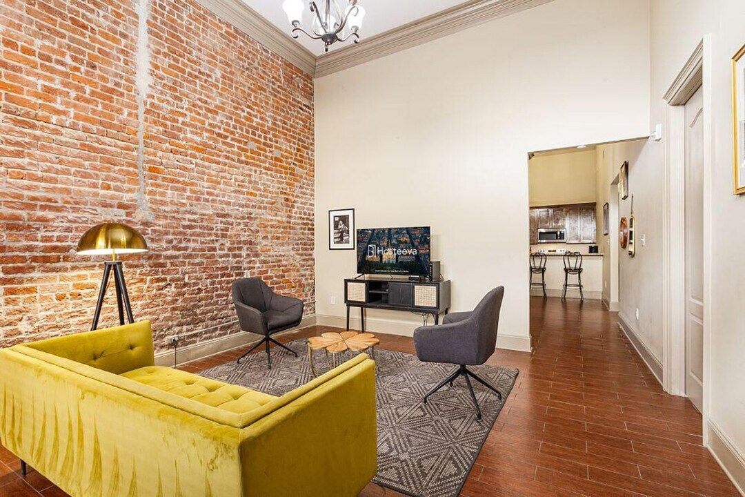 30 Baronne St in New Orleans, LA - Foto de edificio