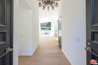 10120 Cielo Dr in Beverly Hills, CA - Building Photo - Building Photo