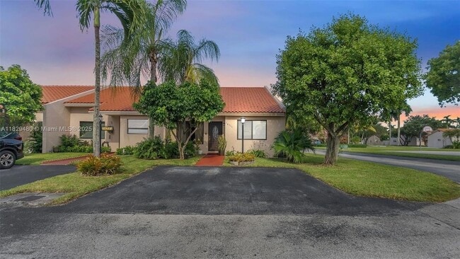 14711 SW 61st Terrace in Miami, FL - Building Photo - Building Photo