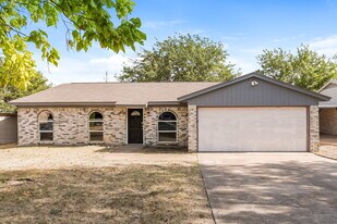 321 Tims Rd in Crowley, TX - Building Photo