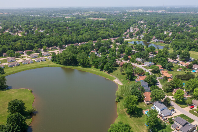 133 Park Charles Blvd S in St. Peters, MO - Foto de edificio - Building Photo