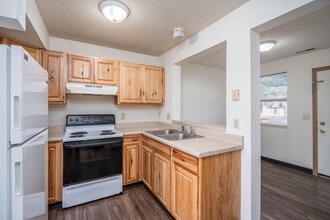 Timber Ridge Townhomes in Burnsville, MN - Building Photo - Interior Photo