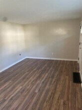 301 Pennview Dr in Verona, PA - Building Photo - Building Photo